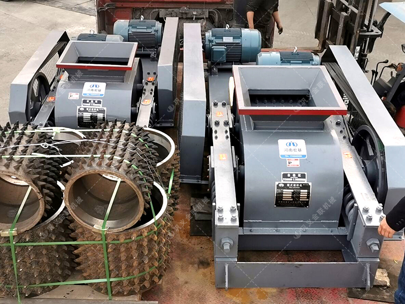 瀝青銑刨料破碎難題多?看雙齒輥破碎機(jī)如何 “啃硬骨頭” 出細(xì)活 瀝青銑刨料破碎難題多?看雙齒輥破碎機(jī)如何 “啃硬骨頭” 出細(xì)活